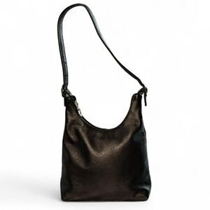 Wilson’s Leather Maxima Shoulder Bag with Adjustable Strap